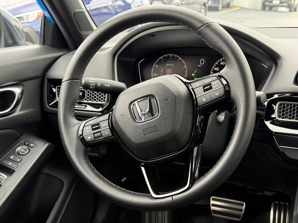 Honda Civic Hatchback Vehicle Full-screen Gallery Image 13