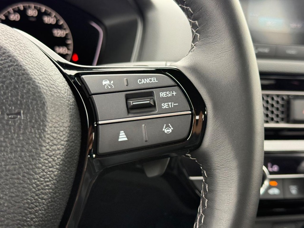 Honda Civic Hatchback Vehicle Full-screen Gallery Image 15