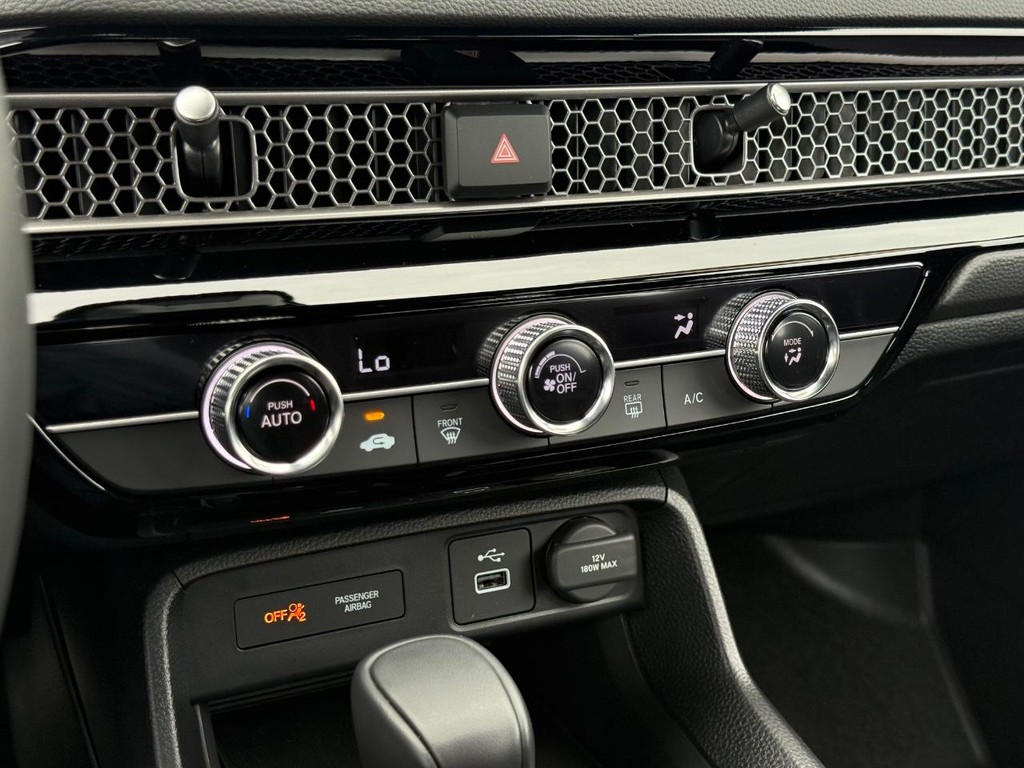 Honda Civic Hatchback Vehicle Full-screen Gallery Image 18