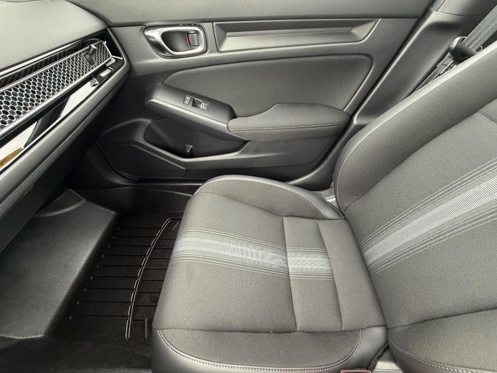 Honda Civic Hatchback Vehicle Full-screen Gallery Image 21