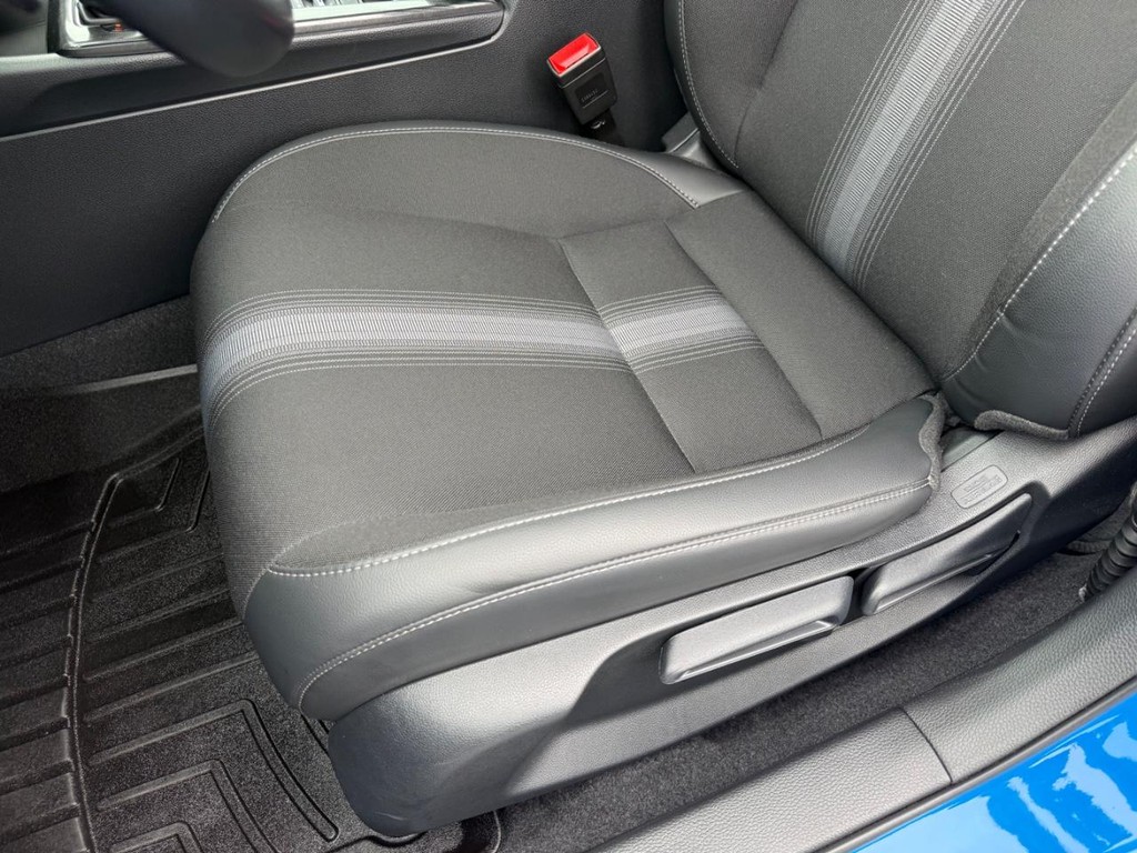 Honda Civic Hatchback Vehicle Full-screen Gallery Image 26