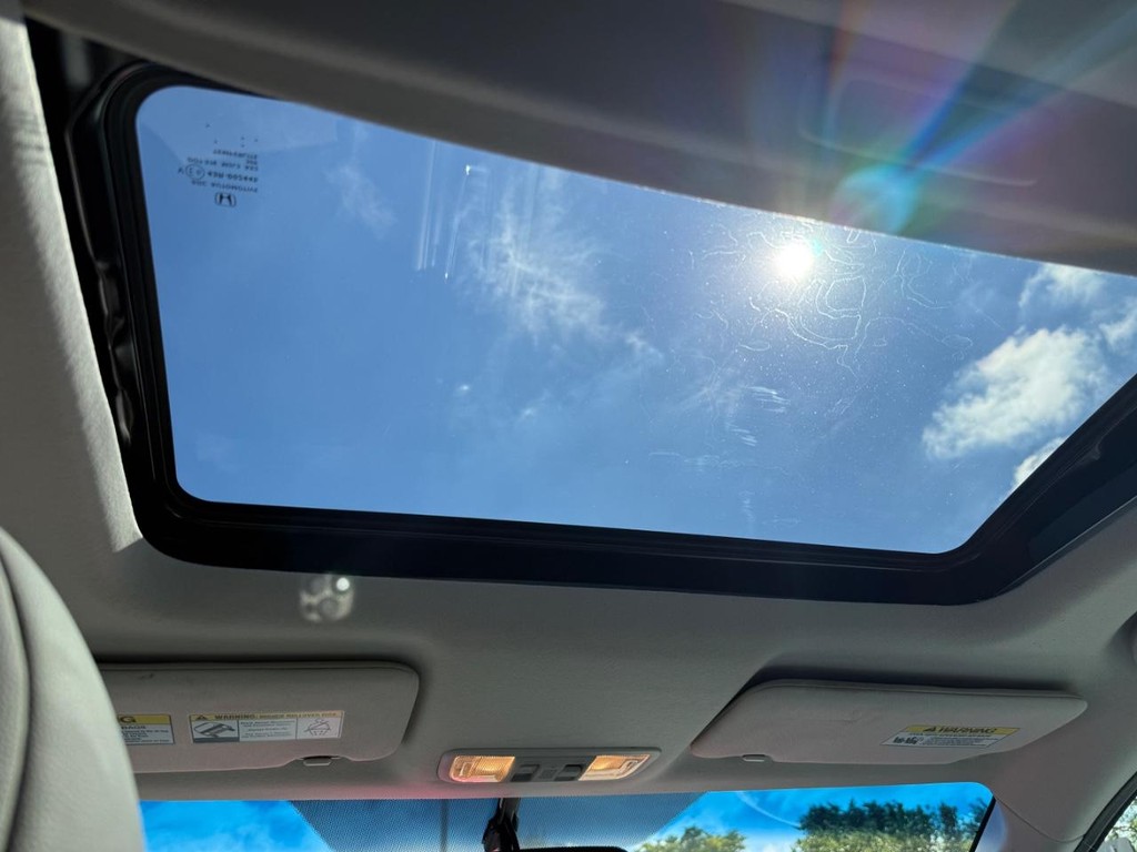 Honda HR-V Vehicle Full-screen Gallery Image 13