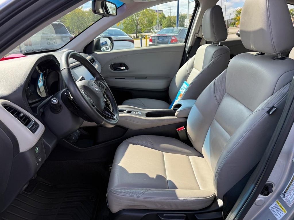Honda HR-V Vehicle Full-screen Gallery Image 14