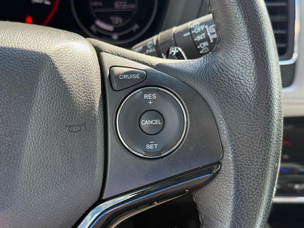 Honda HR-V Vehicle Full-screen Gallery Image 16