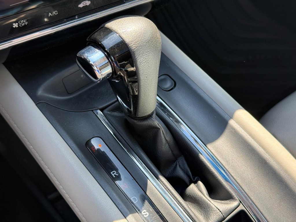 Honda HR-V Vehicle Full-screen Gallery Image 22