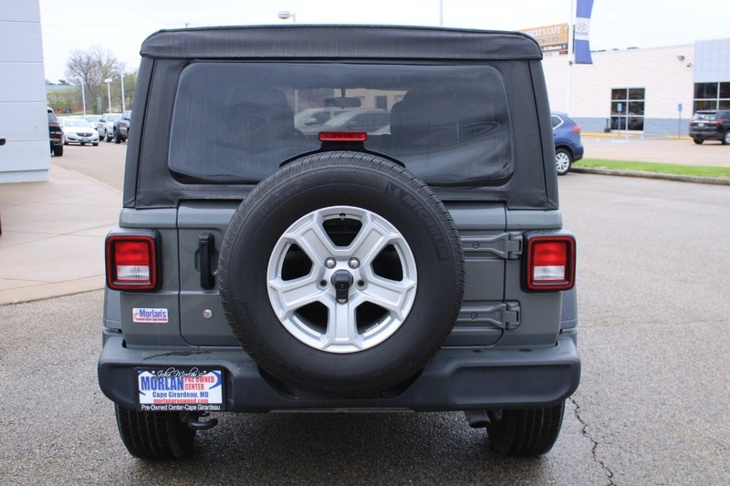 Jeep Wrangler Unlimited Vehicle Full-screen Gallery Image 3