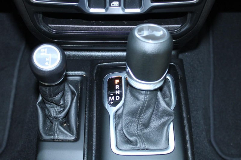 Jeep Wrangler Unlimited Vehicle Full-screen Gallery Image 15