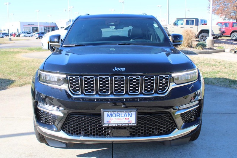 Jeep Grand Cherokee 4xe Vehicle Full-screen Gallery Image 2