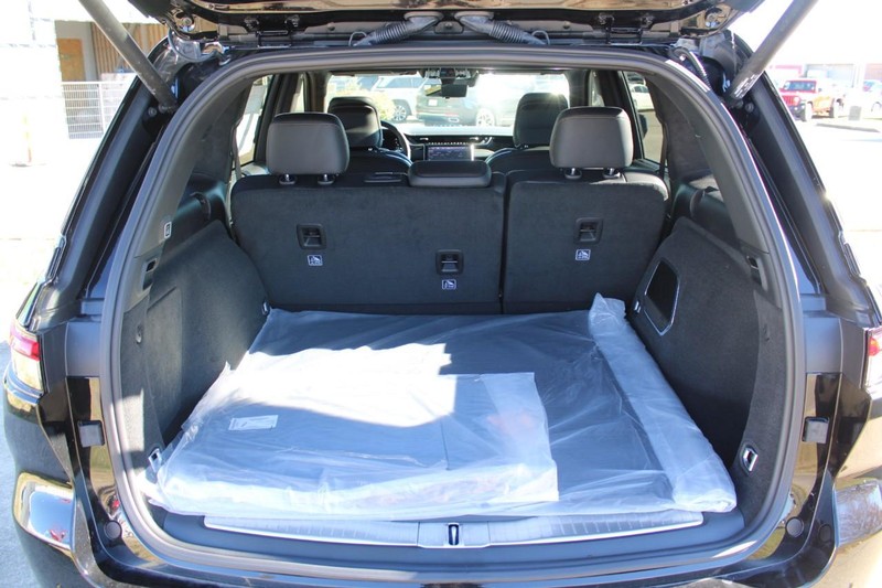 Jeep Grand Cherokee 4xe Vehicle Full-screen Gallery Image 7