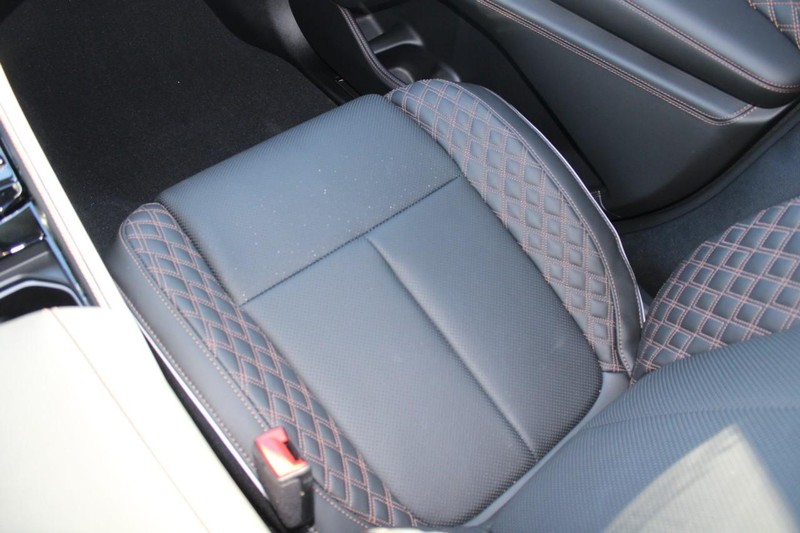 Jeep Grand Cherokee 4xe Vehicle Full-screen Gallery Image 20