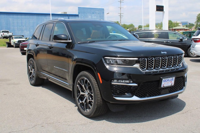 Jeep Grand Cherokee 4xe Vehicle Full-screen Gallery Image 3