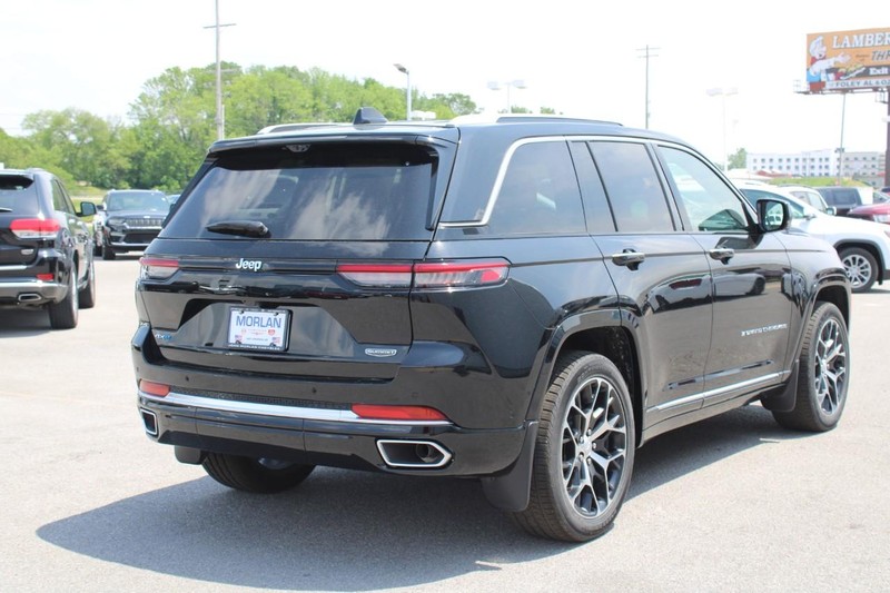 Jeep Grand Cherokee 4xe Vehicle Full-screen Gallery Image 5