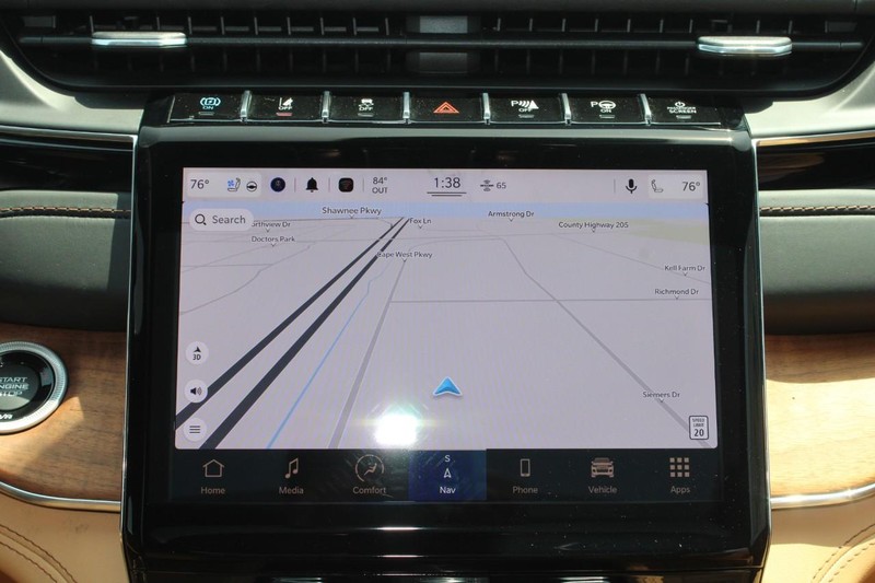 Jeep Grand Cherokee 4xe Vehicle Full-screen Gallery Image 17