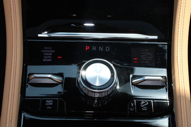 Jeep Grand Cherokee 4xe Vehicle Full-screen Gallery Image 19