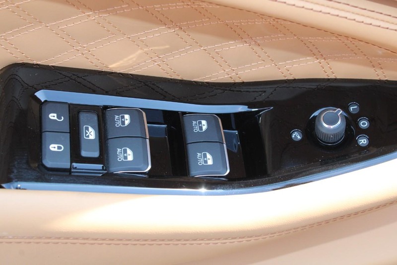 Jeep Grand Cherokee 4xe Vehicle Full-screen Gallery Image 21