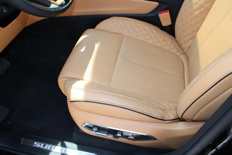 Jeep Grand Cherokee 4xe Vehicle Full-screen Gallery Image 23