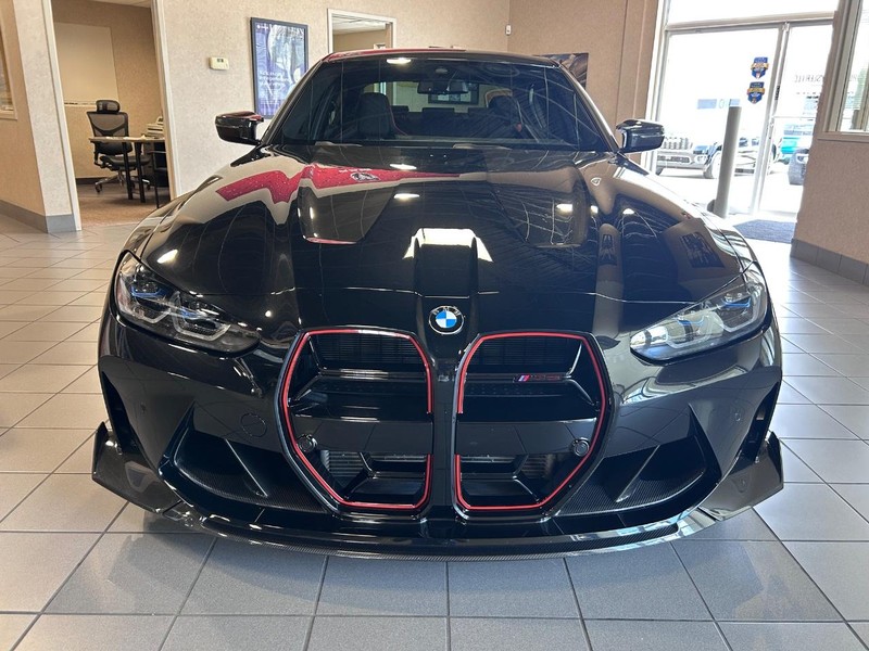 BMW M3 Vehicle Full-screen Gallery Image 02