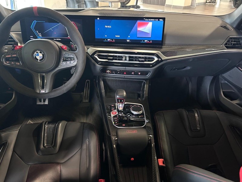 BMW M3 Vehicle Full-screen Gallery Image 09