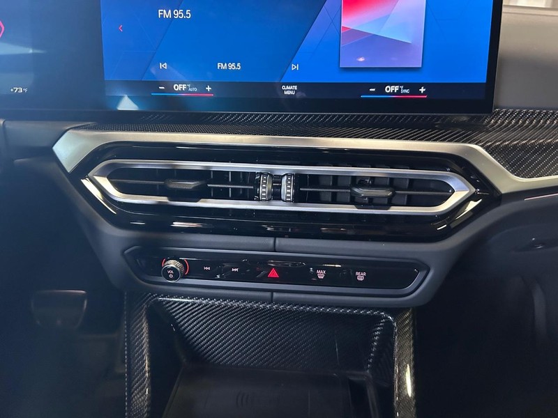 BMW M3 Vehicle Full-screen Gallery Image 14