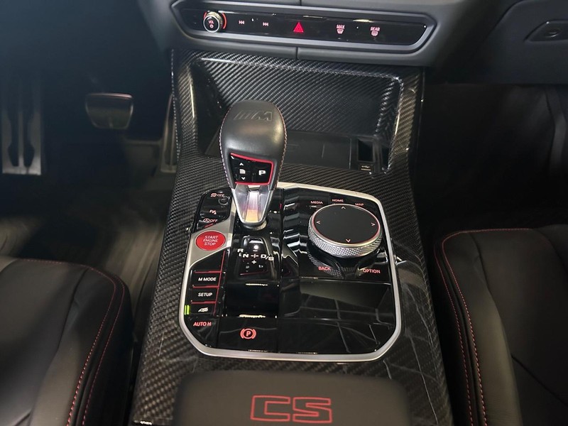 BMW M3 Vehicle Full-screen Gallery Image 15