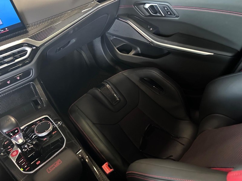 BMW M3 Vehicle Full-screen Gallery Image 16