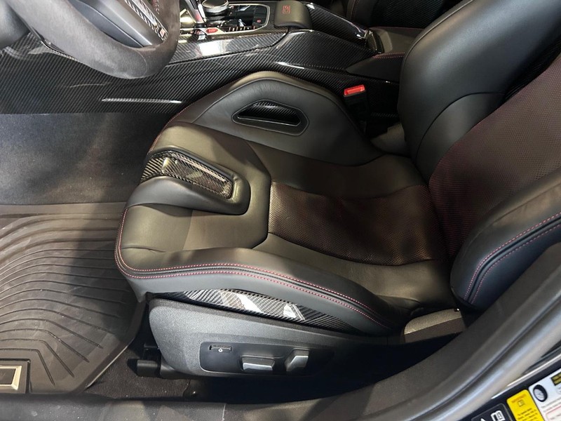 BMW M3 Vehicle Full-screen Gallery Image 19