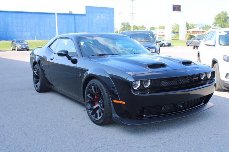 Dodge Challenger Vehicle Full-screen Gallery Image 3