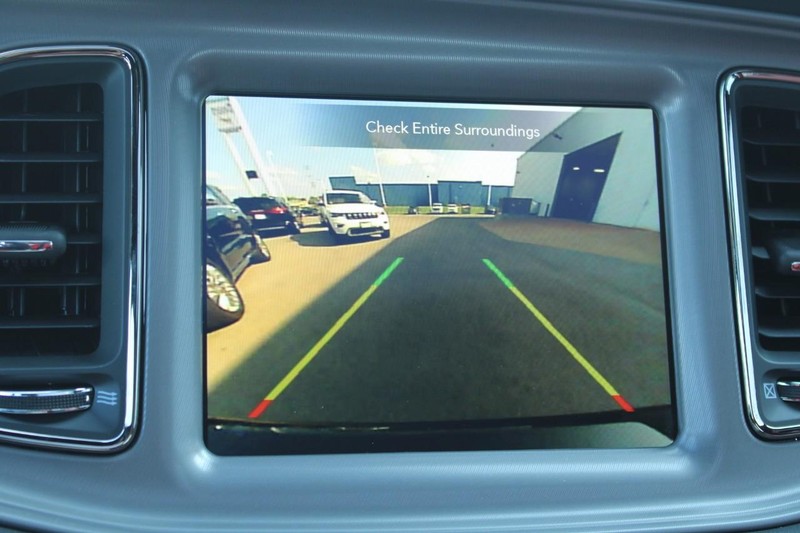 Dodge Challenger Vehicle Full-screen Gallery Image 23