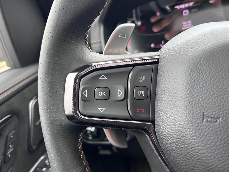 Ram 1500 Vehicle Full-screen Gallery Image 12