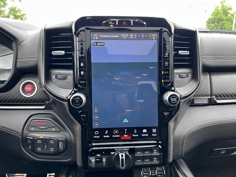 Ram 1500 Vehicle Full-screen Gallery Image 14
