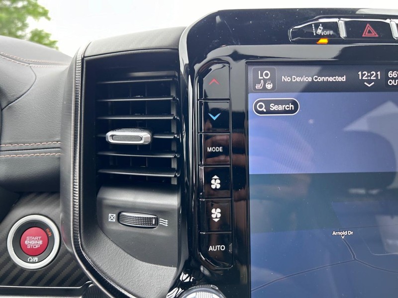 Ram 1500 Vehicle Full-screen Gallery Image 15