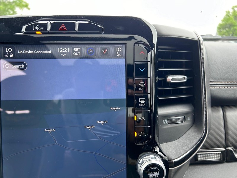 Ram 1500 Vehicle Full-screen Gallery Image 16