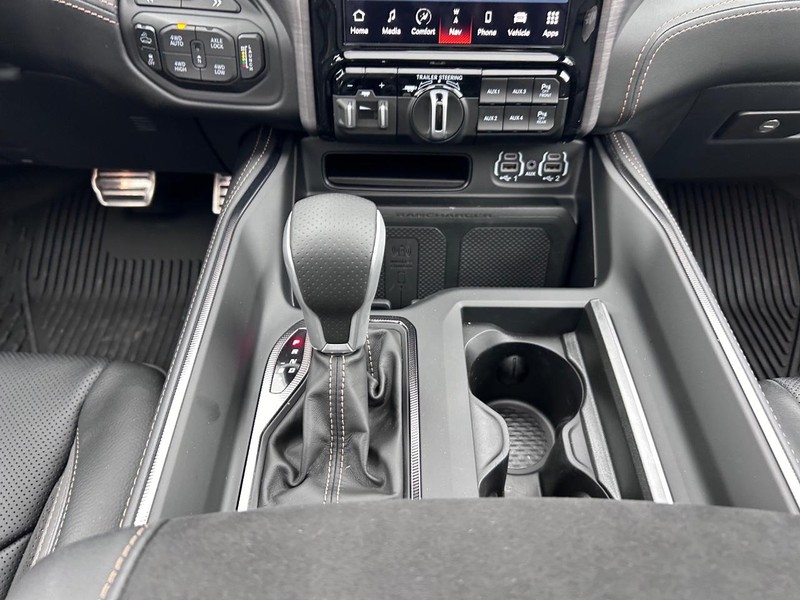 Ram 1500 Vehicle Full-screen Gallery Image 19