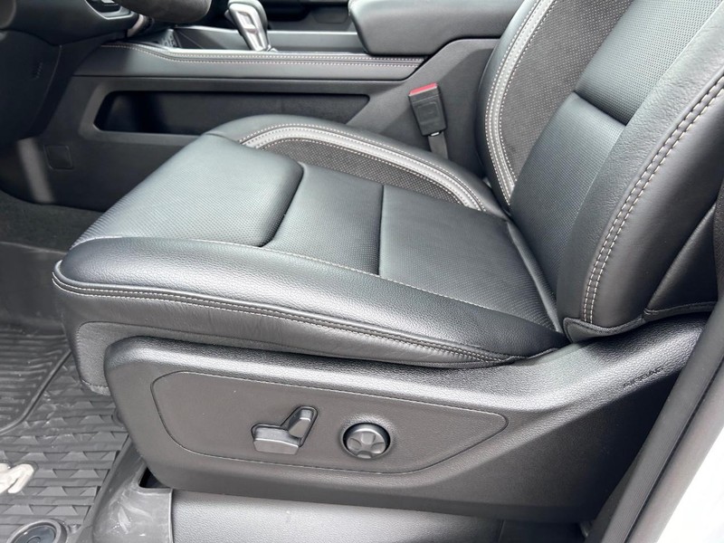 Ram 1500 Vehicle Full-screen Gallery Image 23