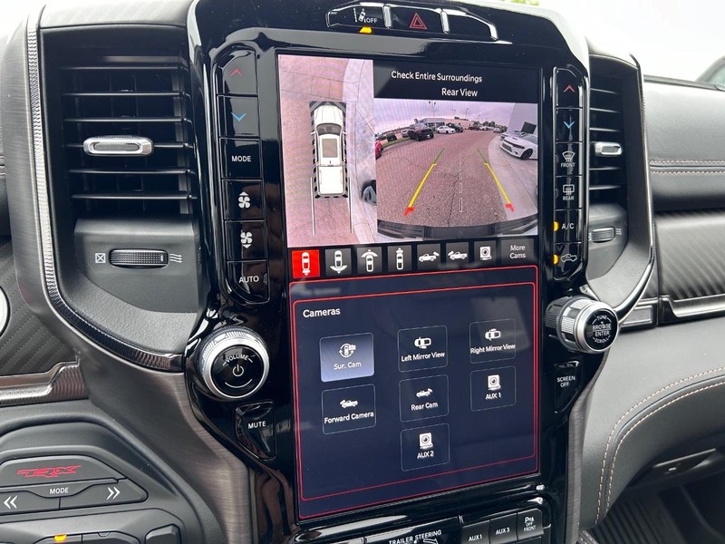 Ram 1500 Vehicle Full-screen Gallery Image 25