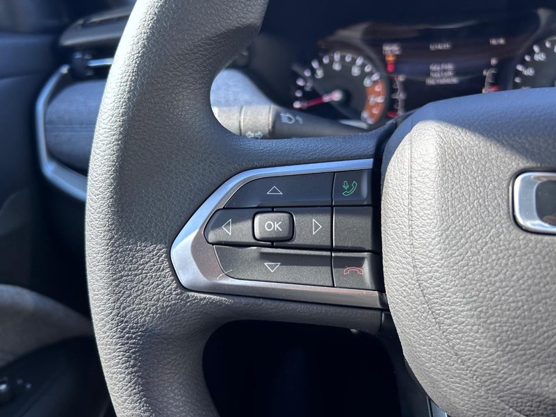 Jeep Compass Vehicle Full-screen Gallery Image 10