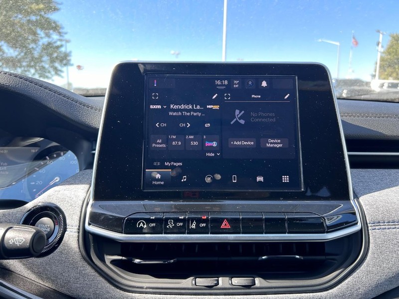 Jeep Compass Vehicle Full-screen Gallery Image 12