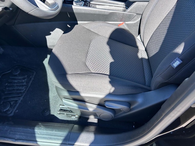 Jeep Compass Vehicle Full-screen Gallery Image 17