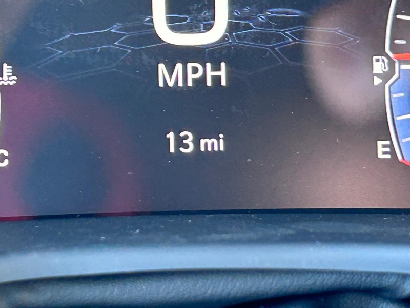 Jeep Compass Vehicle Full-screen Gallery Image 18