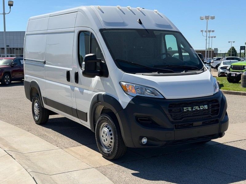 Ram ProMaster Cargo Van Vehicle Full-screen Gallery Image 3
