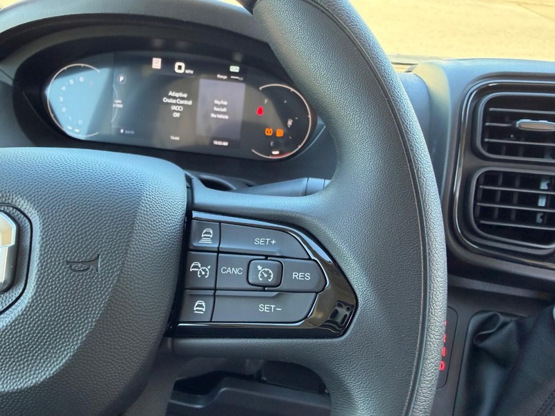 Ram ProMaster Cargo Van Vehicle Full-screen Gallery Image 11