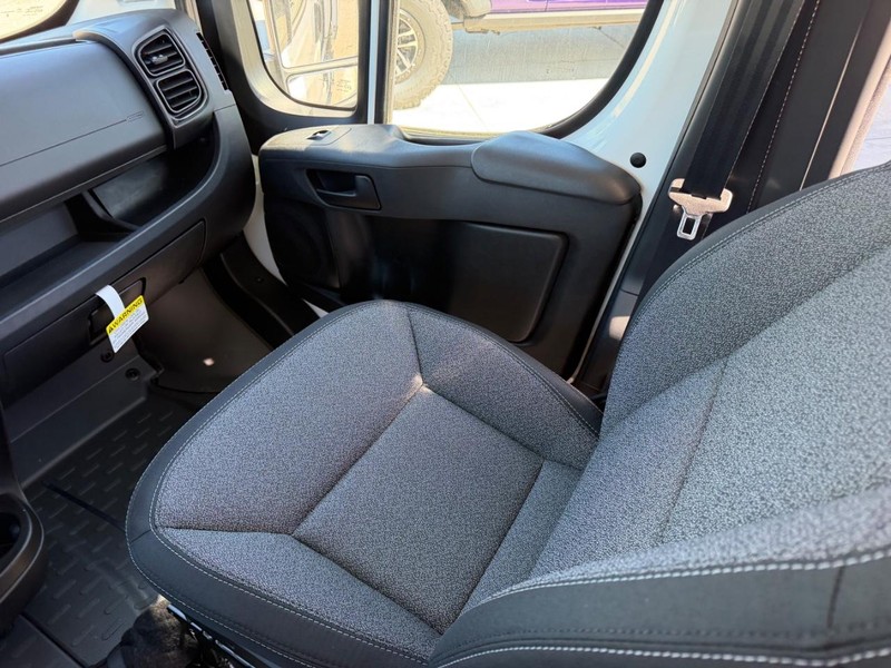 Ram ProMaster Cargo Van Vehicle Full-screen Gallery Image 15