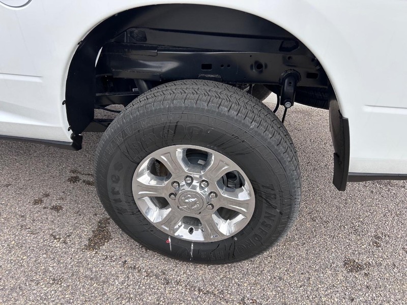 Ram 2500 Vehicle Full-screen Gallery Image 7