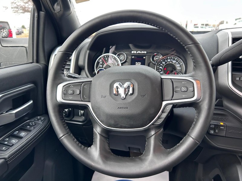 Ram 2500 Vehicle Full-screen Gallery Image 10