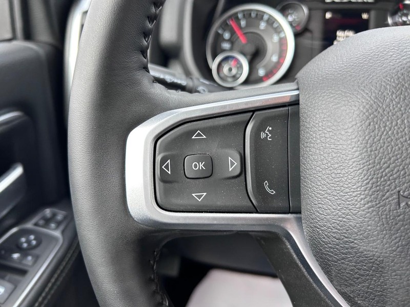 Ram 2500 Vehicle Full-screen Gallery Image 11