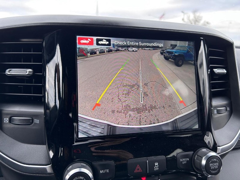 Ram 2500 Vehicle Full-screen Gallery Image 19