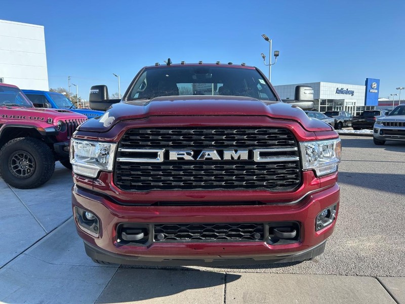 Ram 2500 Vehicle Full-screen Gallery Image 2