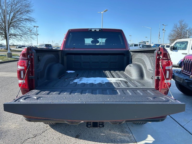 Ram 2500 Vehicle Full-screen Gallery Image 6