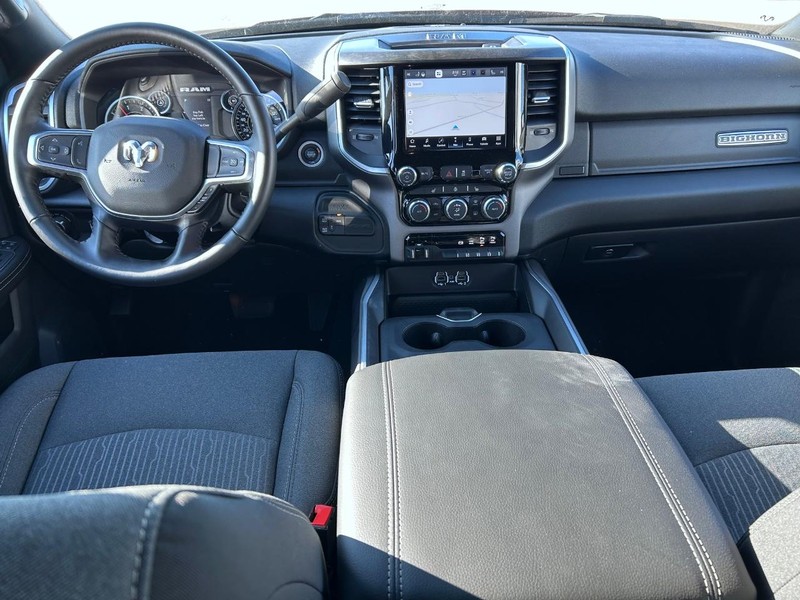 Ram 2500 Vehicle Full-screen Gallery Image 9