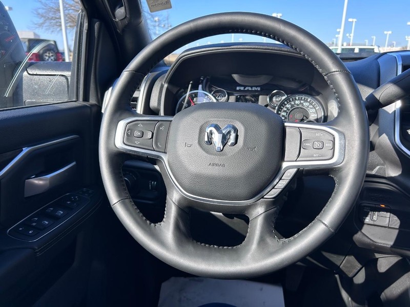 Ram 2500 Vehicle Full-screen Gallery Image 10